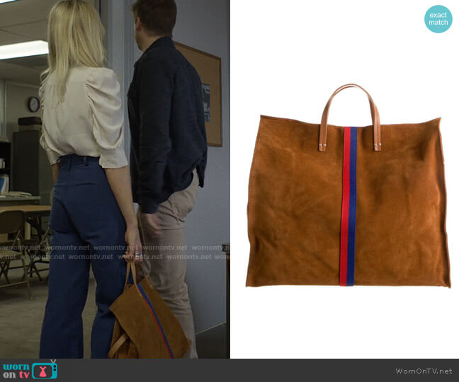 Clare V Simple Tote worn by Amy (Eliza Coupe) on Pivoting
