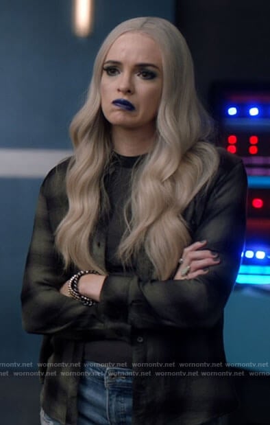 Frost’s olive green plaid shirt on The Flash