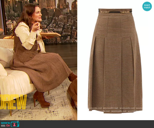 Gucci Brown Pleated Double G Chain Skirt worn by Drew Barrymore on The Drew Barrymore Show