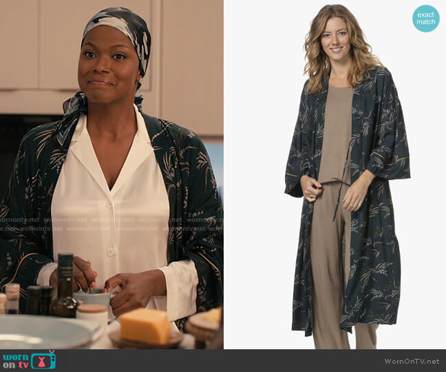 Hanro Celia Robe in Kelp Garden worn by Vivian Banks (Cassandra Freeman) on Bel-Air