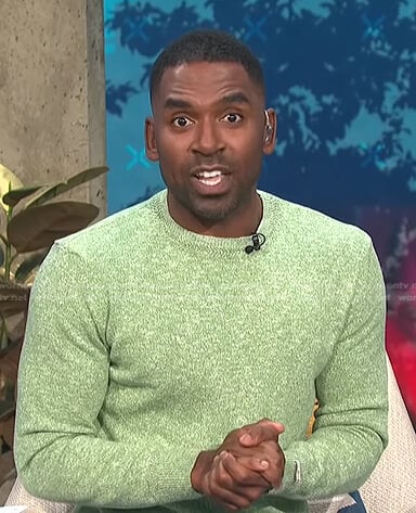 Justin’s green marled sweater on E! News Daily Pop