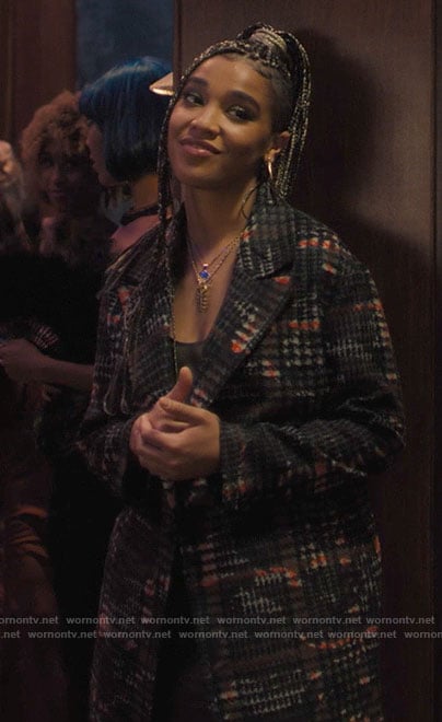 Kaela’s plaid coat on Charmed