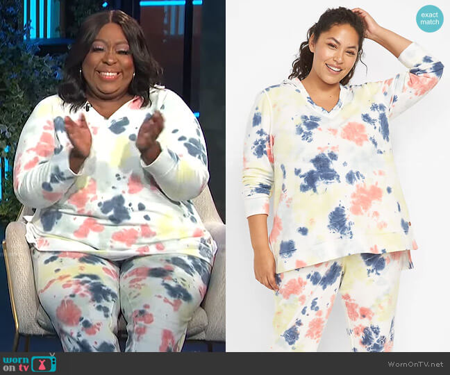Lane Bryant LIVI V-Neck Hoodie worn by Loni Love on E! News