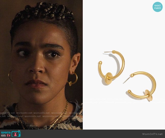 Madewell Washer Medium Hoop Earrings worn by Mikaela Danso (Lucy Barrett) on Charmed