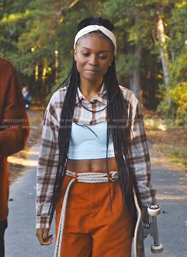 Naomi’s beige plaid cropped shirt on Naomi