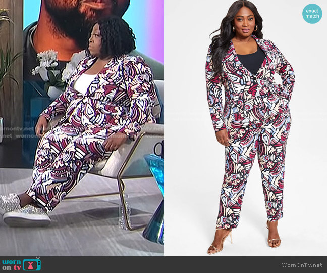 Nina Parker Trendy Plus Size Printed Blazer in Multi-Color Abstract Print worn by Loni Love on E! News