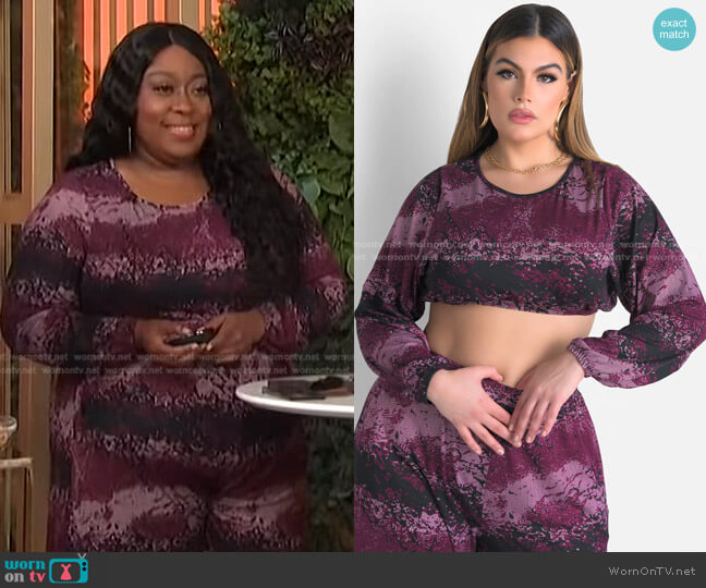 Rebdolls See You Later Oversized Crop Top worn by Loni Love on E! News