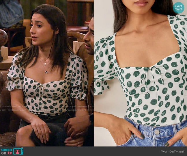 Reformation Delevan Top in Tapioca worn by Hannah (Ashley Reyes) on How I Met Your Father