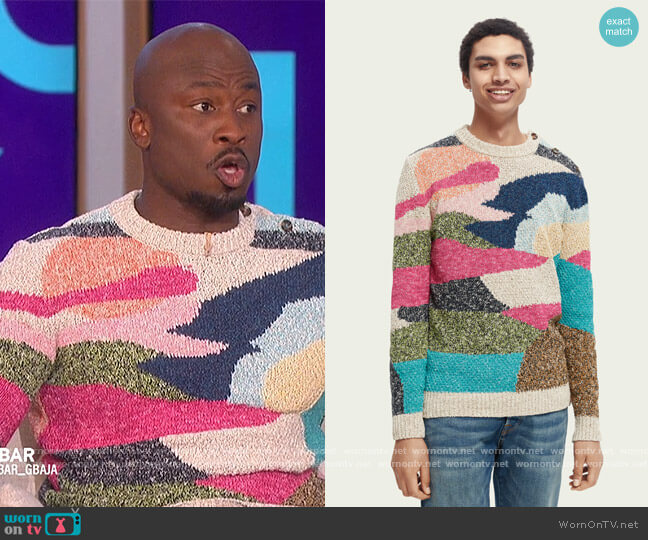 Scotch and Soda Melange crewneck sweater worn by Akbar Gbajabiamila on The Talk