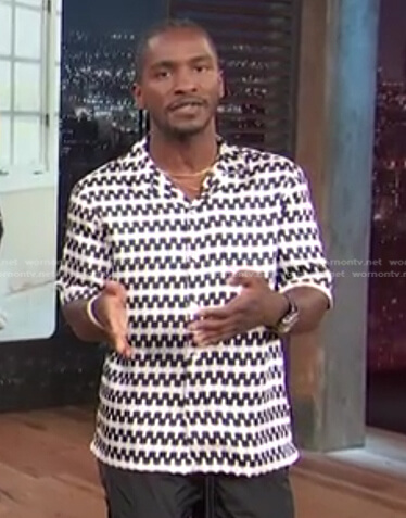 Scott’s black and white geometric print shirt on Access Hollywood