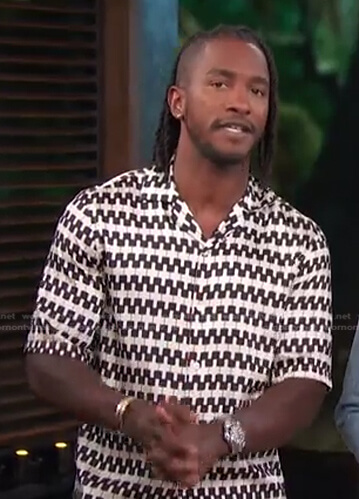 Scott’s black and white geometric print shirt on Access Hollywood