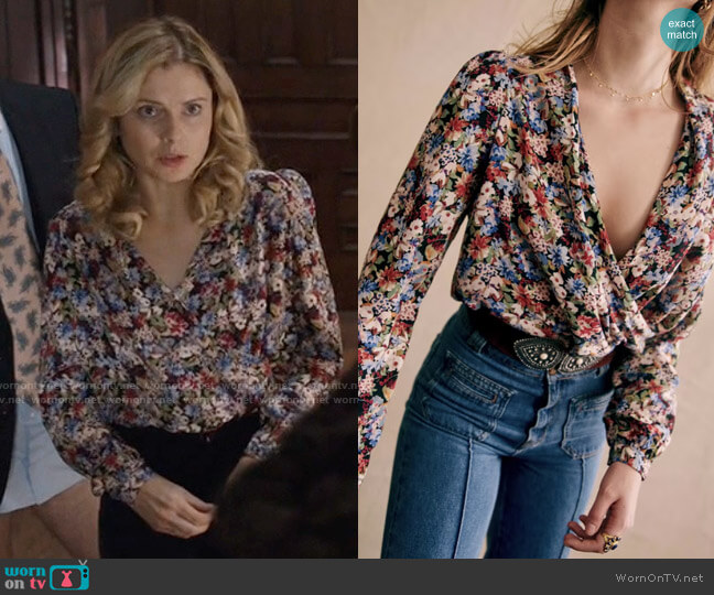 Sezane Abélia Blouse in Fall is Blooming worn by Sam (Rose McIver) on Ghosts