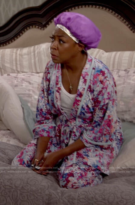 Tina’s floral robe on The Neighborhood