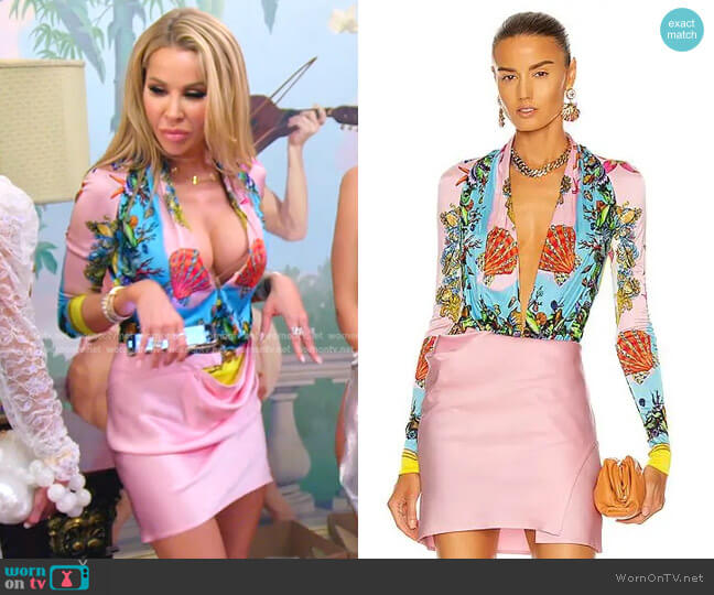Versace Giallo & Multicolor Tresor De La Mer Bodysuit worn by Lisa Hochstein (Lisa Hochstein) on The Real Housewives of Miami