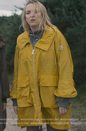 Villanelle’s yellow rain coat on Killing Eve