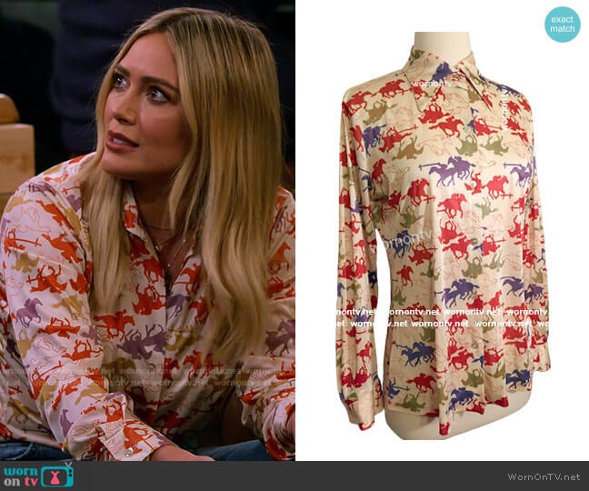 Vintage worn by Sophie (Hilary Duff) on How I Met Your Father