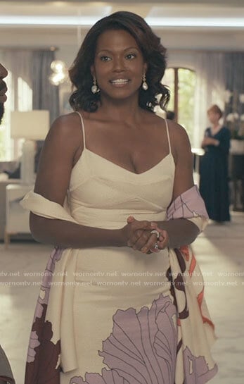 Vivian’s floral maxi dress and shawl on Bel-Air