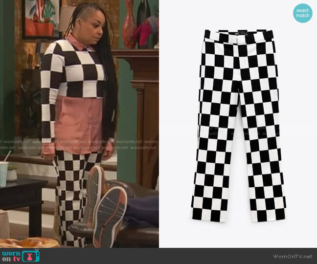 Zara Chequered Print Trousers worn by Raven Baxter (Raven-Symoné) on Ravens Home