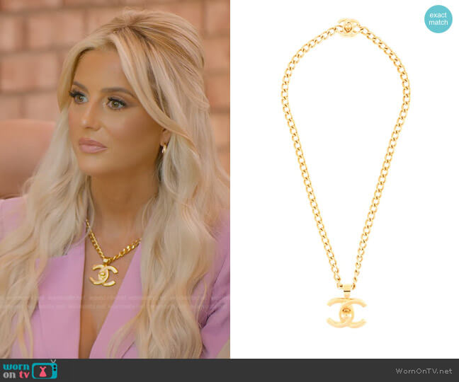 Chanel CC Pendant Necklace worn by Emma Hernan on Selling Sunset