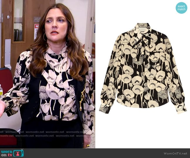 Gucci Poppy silk shirt worn by Drew Barrymore on The Drew Barrymore Show