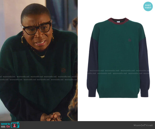 Loewe Anagram Logo Embroidered Colorblock Wool Sweater worn by Henrietta Wilson (Aisha Hinds) on 9-1-1