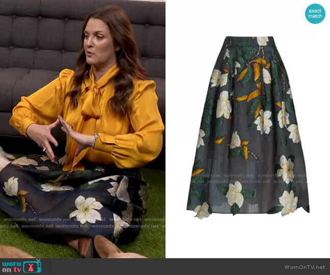 Oscar de la Renta Embroidered Magnolia Patch Midi-Skirt worn by Drew Barrymore on The Drew Barrymore Show