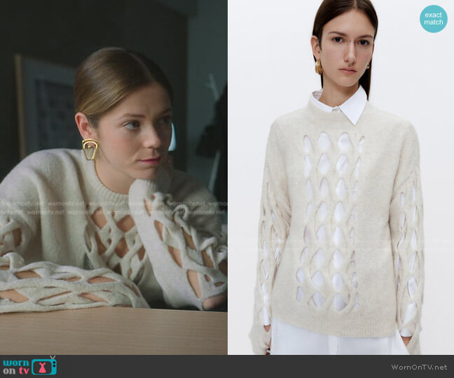 Open Cable Sweater Uterque worn by Cayetana Grajera Pando (Georgina Amoros) on Elite