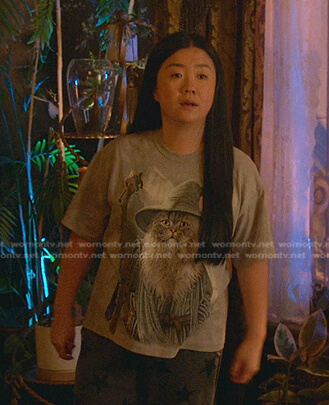 Alice’s grey cat print tee on Good Trouble