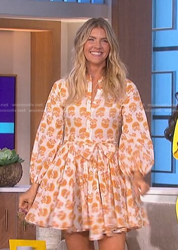 Amanda’s white and orange floral mini dress on The Talk