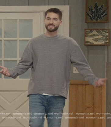 Asher’s gray sweatshirt on All American