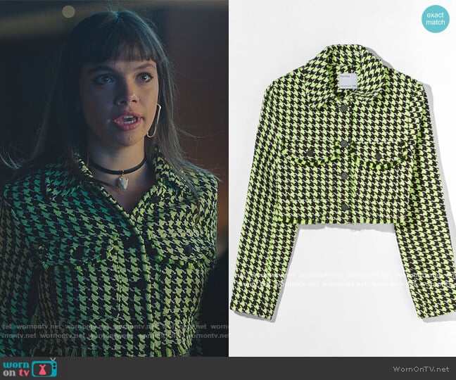 Bershka Cropped Overshirt worn by Mencia Blanco (Martina Cariddi) on Elite
