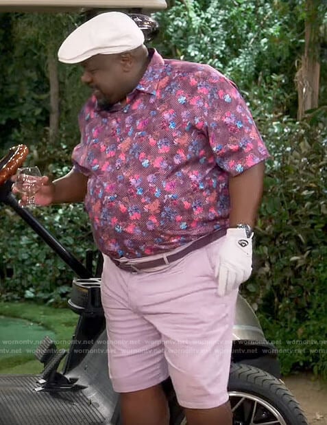 Calvin’s floral golf shirt on The Neighborhood