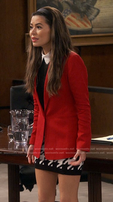 Carly’s court outfit on iCarly