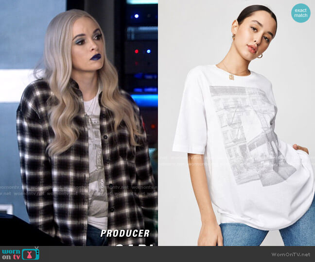Garage Clothing Boyfriend Tee in Bright White + NY Alley worn by Caitlin Snow (Danielle Panabaker) on The Flash