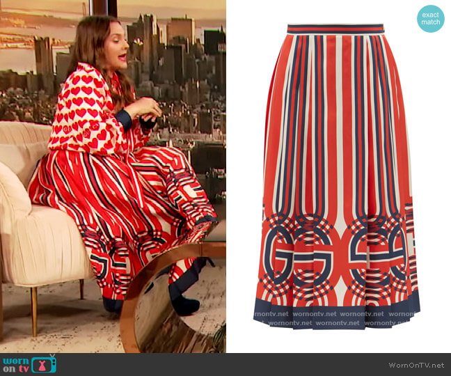 Gucci GG-print box-pleated silk-twill midi skirt worn by Drew Barrymore on The Drew Barrymore Show