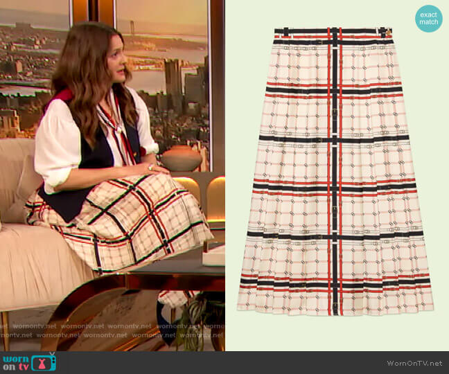 Gucci Interlocking G chain silk skirt worn by Drew Barrymore on The Drew Barrymore Show
