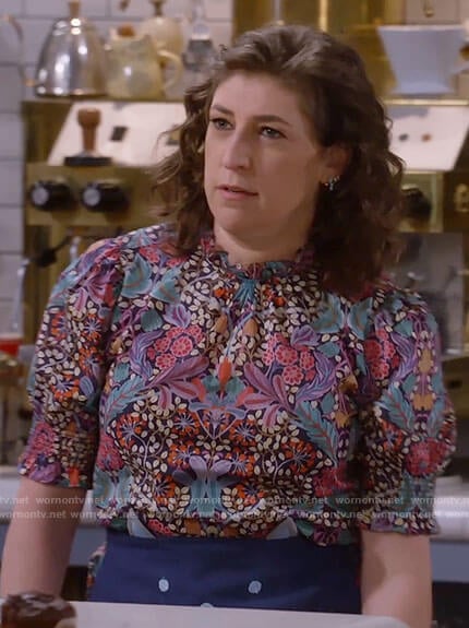 Kat’s floral puff sleeve top on Call Me Kat