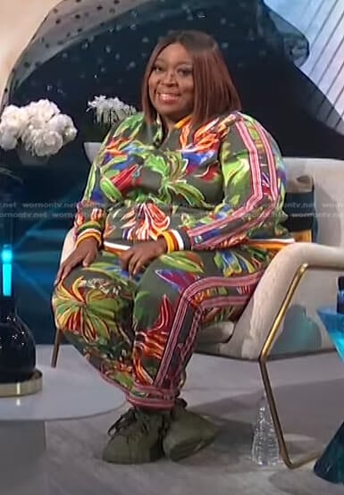 Loni’s tropical print track jacket and jogger pants on E! News