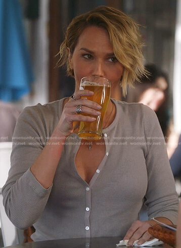 Lucy Donato’s grey ribbed top on 9-1-1