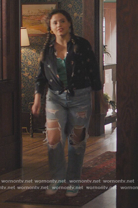 Maggie’s black star print shirt on Charmed