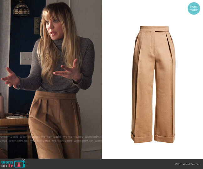 Max Mara Micio Trousers worn by Cassie Bowden (Kaley Cuoco) on The Flight Attendant