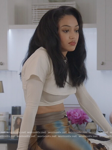 Olivia’s white cropped layered tee  on All American