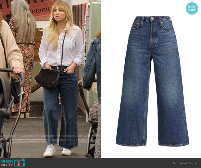 Rag & Bone Maya Jeans in Clover worn by Cassie Bowden (Kaley Cuoco) on The Flight Attendant
