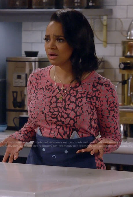 Randi’s pink leopard print top on Call Me Kat