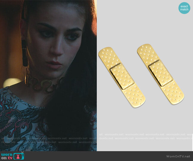 Rod Almayate Pharmacy Earrings worn by Rebeca (Claudia Salas) on Elite