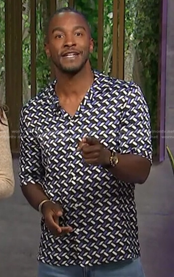 Scott’s geometric print short sleeve shirt on Access Hollywood
