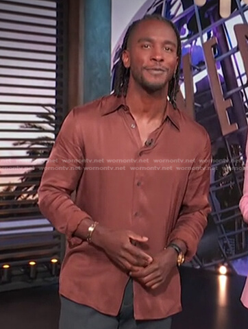 Scott’s brown satin shirt on Access Hollywood