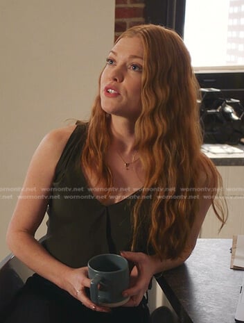 Taylor’s khaki green sleeveless top on 9-1-1