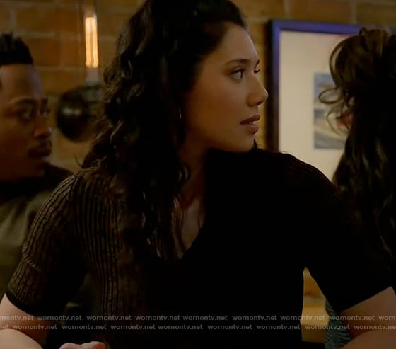 Violet’s v-neck short sleeved sweater on Chicago Fire
