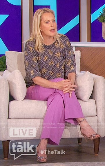 Ali Wentworth’s crystal sandals on The Talk